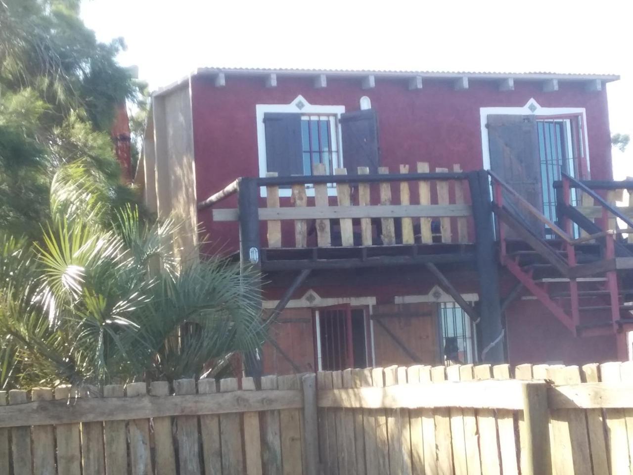 Casa De Huespedes Amigos Del Diablo Hotel Punta Del Diablo Exterior photo